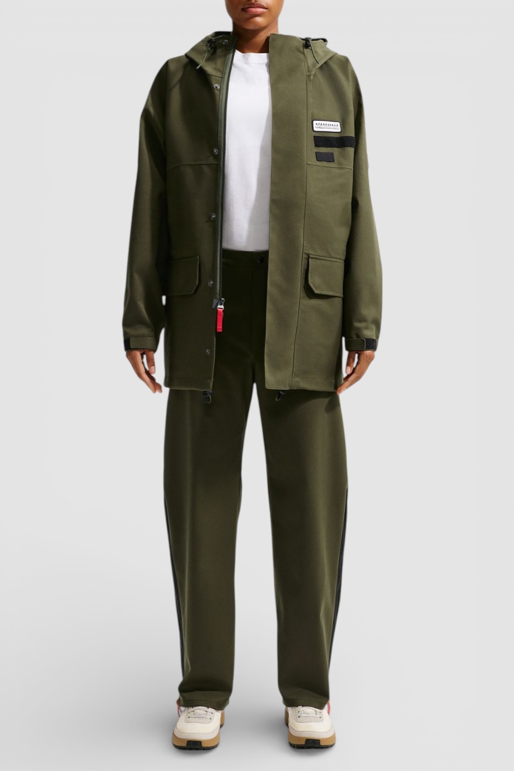 תמונת כל הלוק של מעיל קל-משקל נייקי X טום סאקס